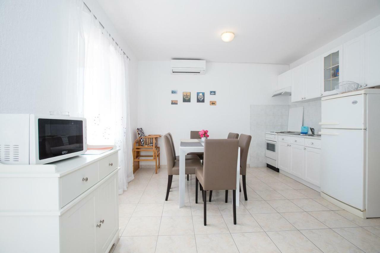 Apartments Dania Lopar Habitación foto